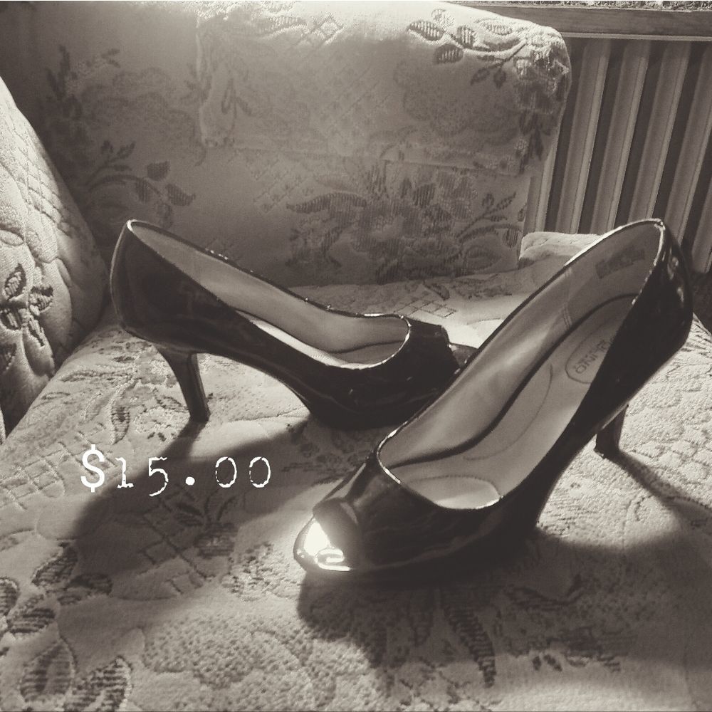 Size 8 women's black dress shoes